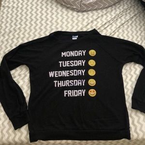 ~CUTE EMOJI WEEKDAY SHIRT~